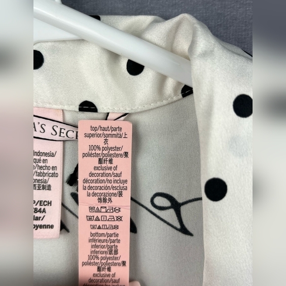 Victoria’s Secret  Soft Silky feel Pajama Button Down Top Size XS - Picture 10 of 11